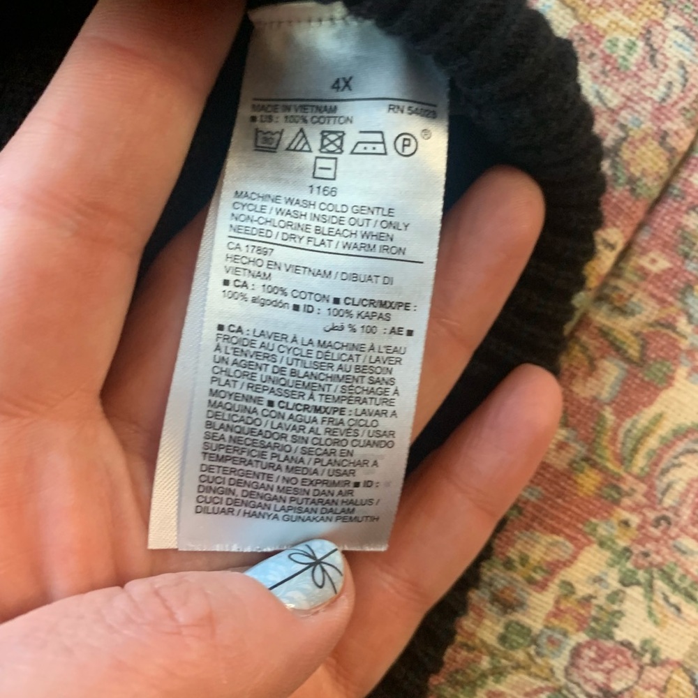 Old Navy Black Knit Pullover - Picture 6 of 7